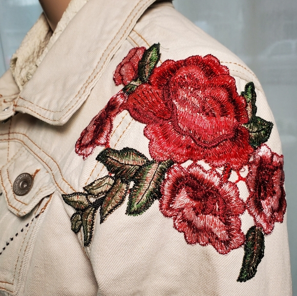 Unique embroidered Jean Jacket - Picture 3 of 5